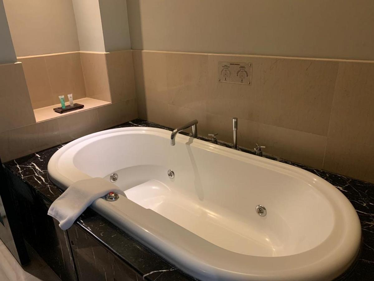Surya Hotel & Cottages Prigen Luaran gambar
