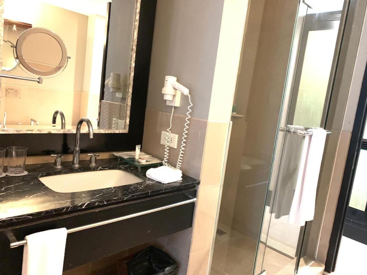 Surya Hotel & Cottages Prigen Luaran gambar