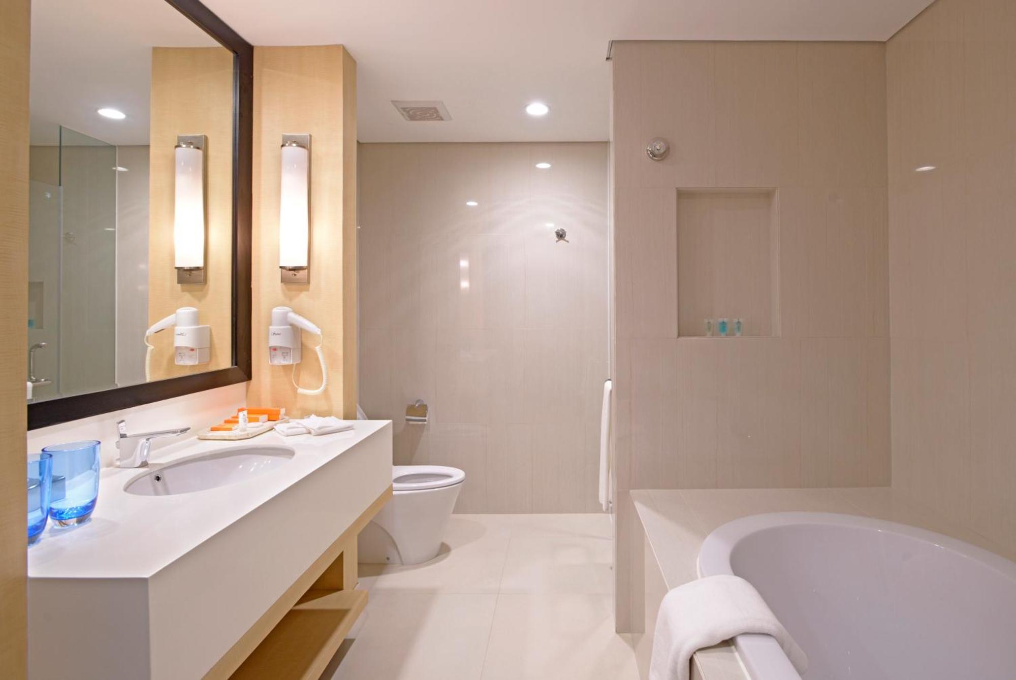 Surya Hotel & Cottages Prigen Luaran gambar