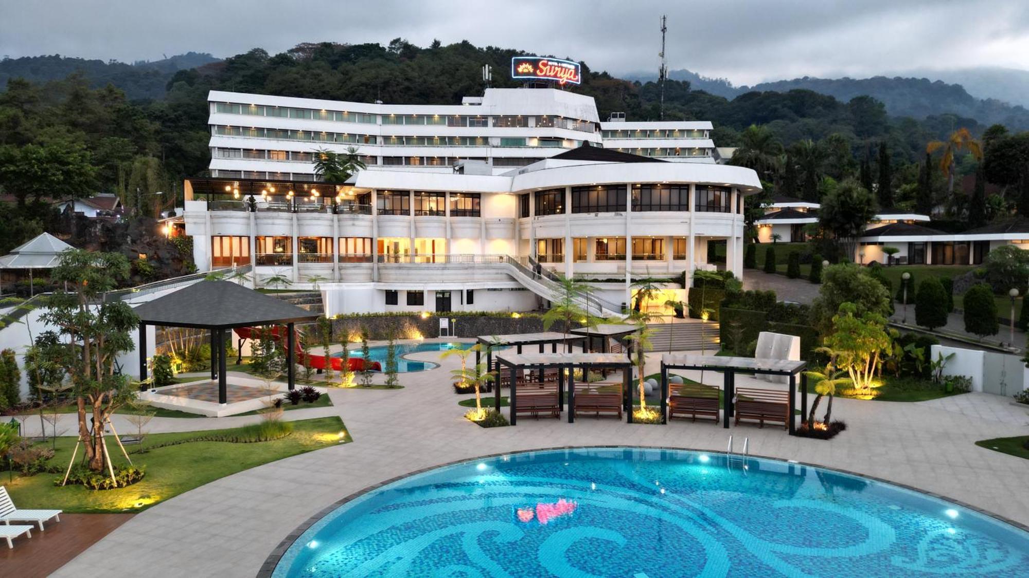 Surya Hotel & Cottages Prigen Luaran gambar