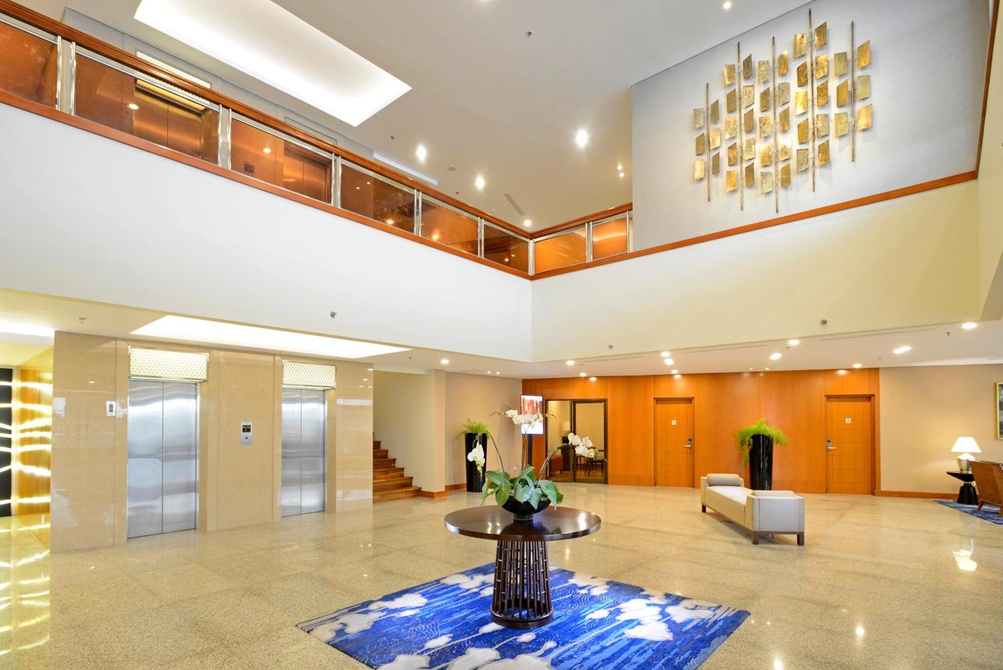 Surya Hotel & Cottages Prigen Luaran gambar