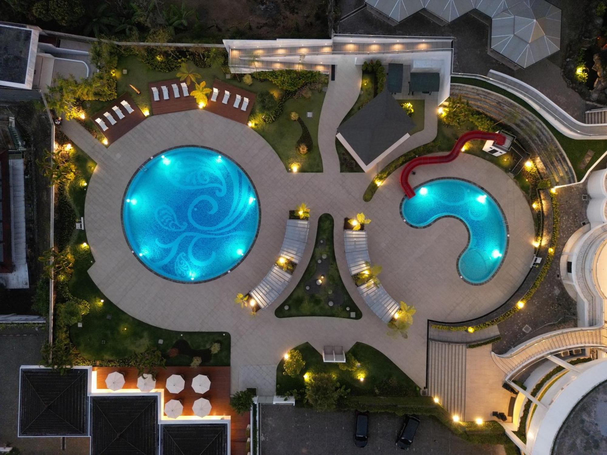 Surya Hotel & Cottages Prigen Luaran gambar
