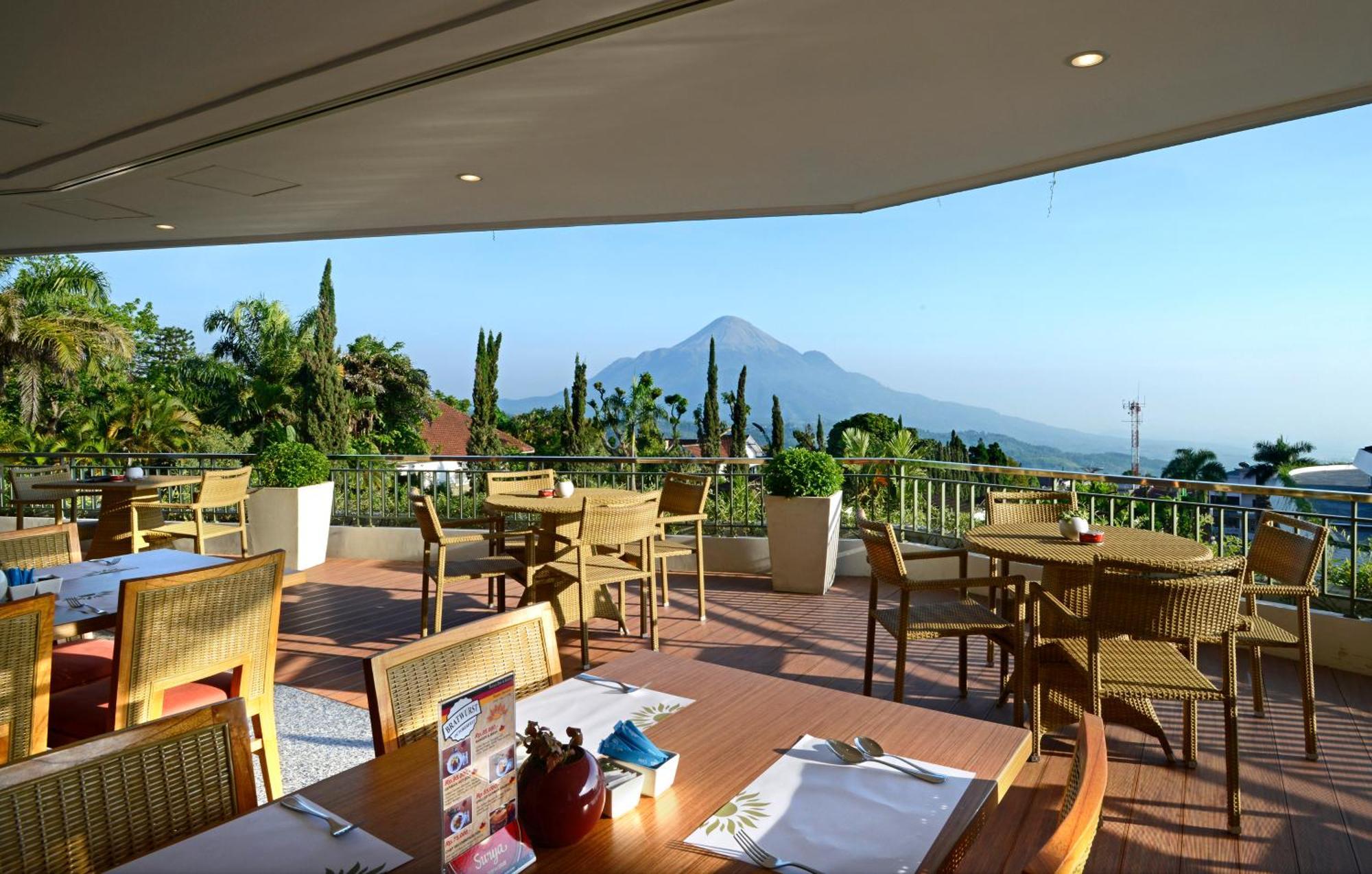 Surya Hotel & Cottages Prigen Luaran gambar