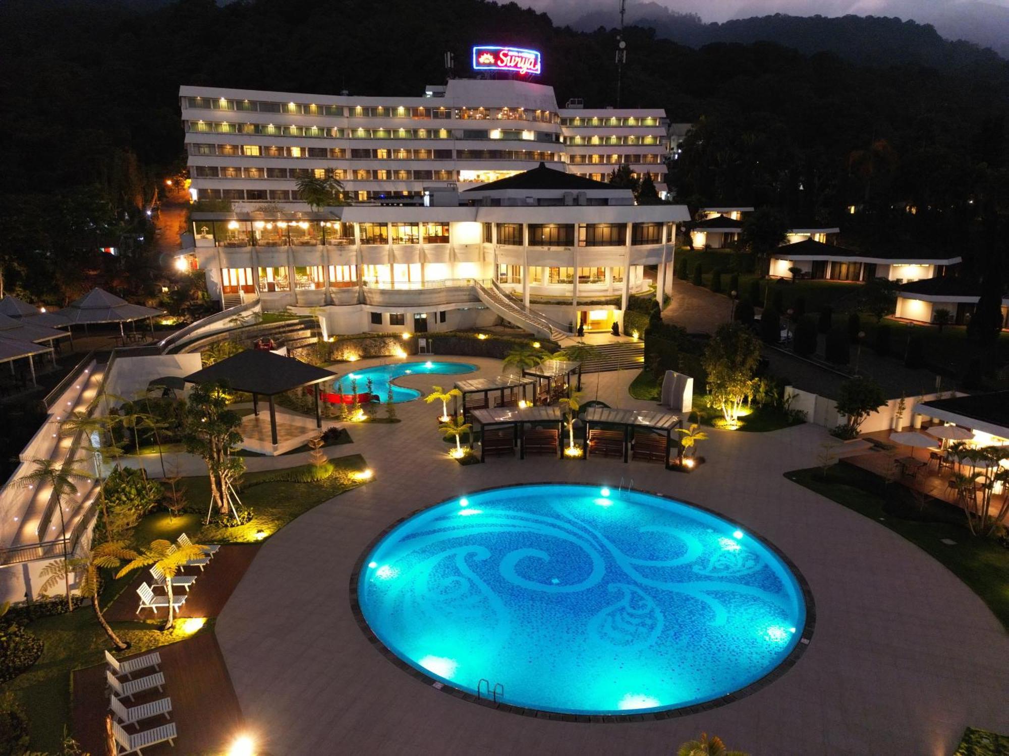 Surya Hotel & Cottages Prigen Luaran gambar