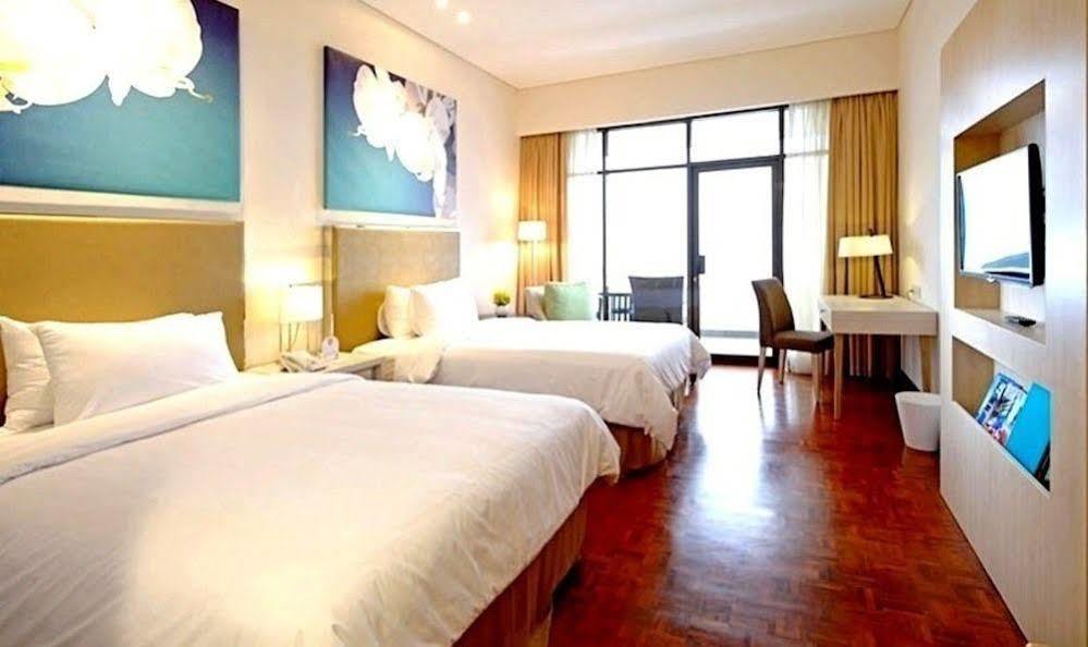 Surya Hotel & Cottages Prigen Luaran gambar